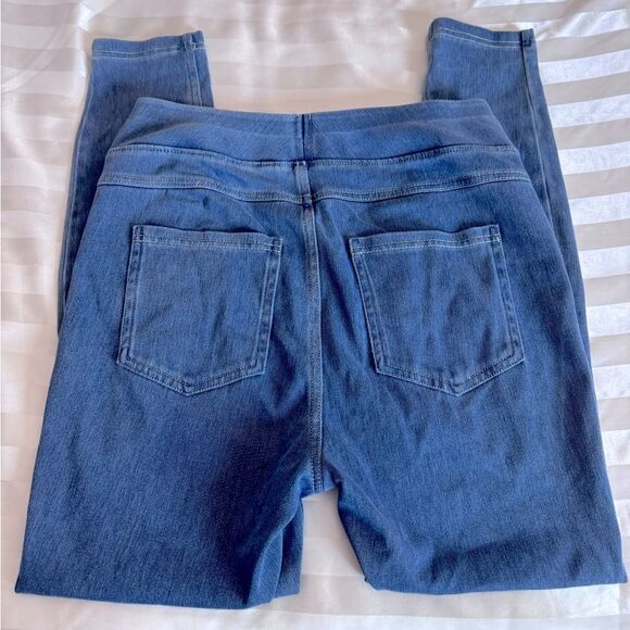 Halara Flex High Waisted Back Side Pocket
Stretchy Knit Denim Casual Leggings - Picture 6 of 6